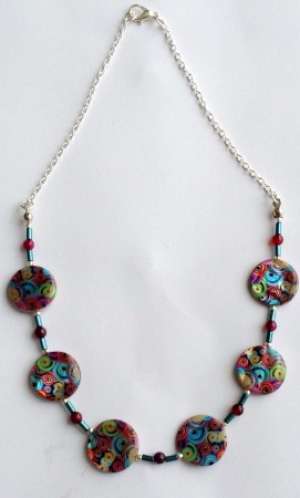 33. Schelp/Hars kralen ketting